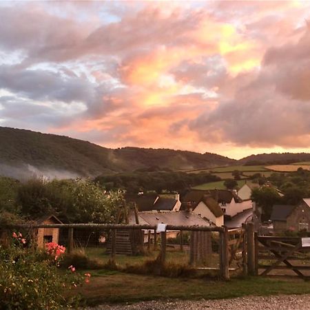 The Royal Oak Inn Dunsford 외부 사진