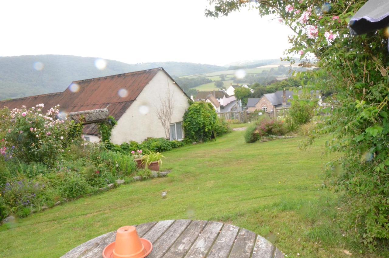 The Royal Oak Inn Dunsford 외부 사진